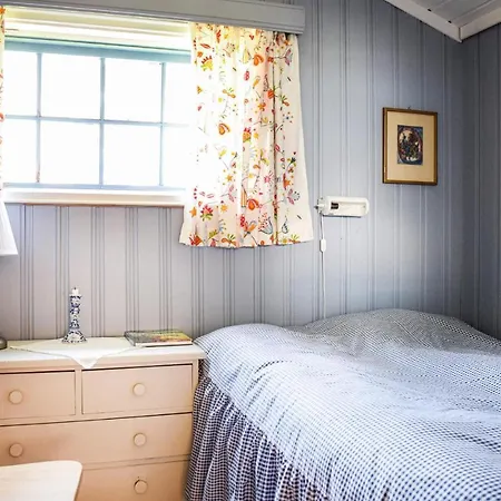 Feriehus Gorgeous In Reksteren With Kitchen