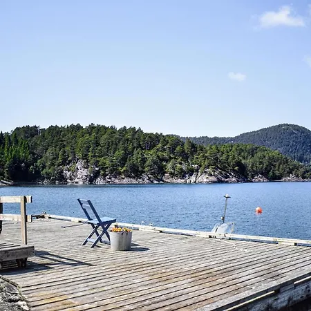 Casa de Férias Gorgeous In Reksteren With Kitchen Klinkholmen