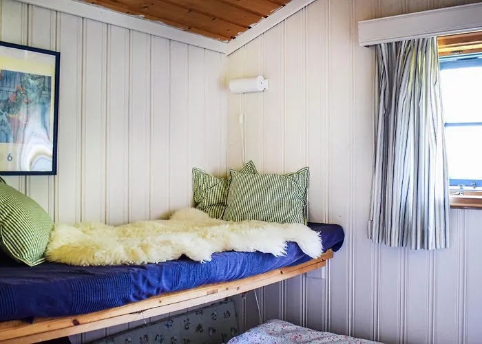 Gorgeous In Reksteren With Kitchen Casa de Férias *