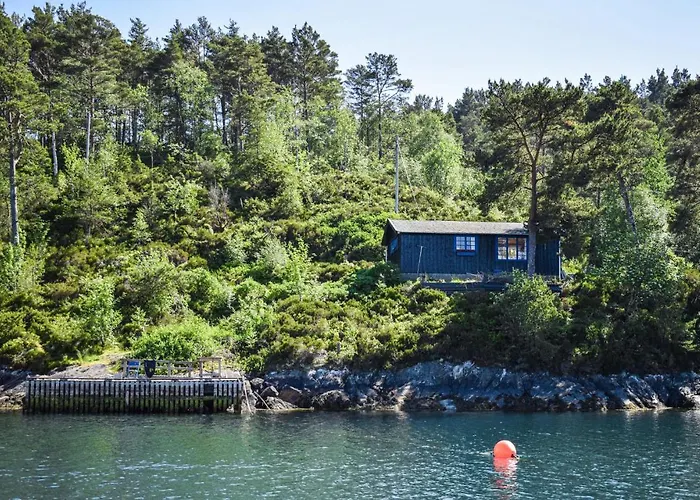 Gorgeous In Reksteren With Kitchen Casa de Férias *